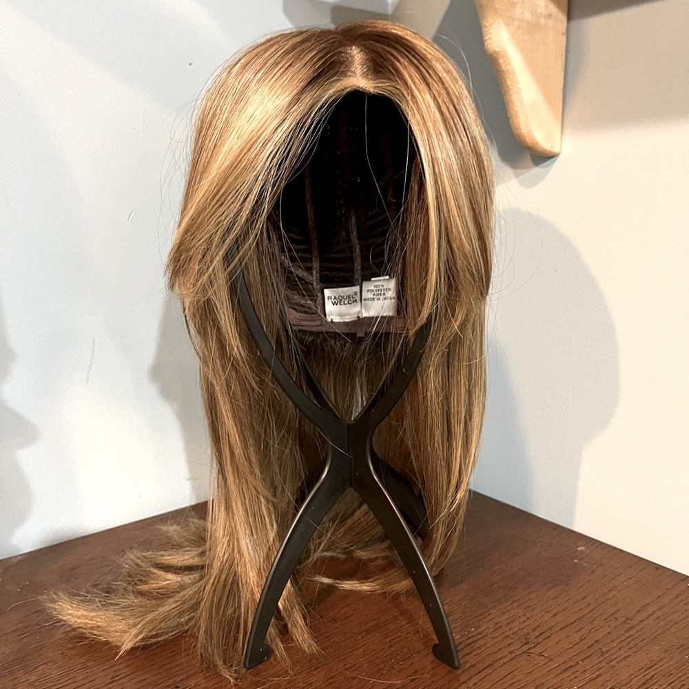 Raquel Welch Spotlight Wig